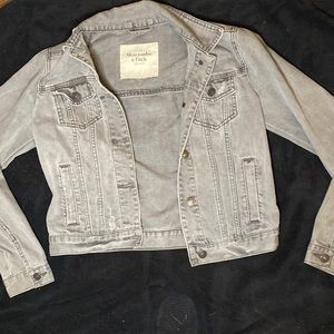 Abercrombie & Fitch grey Jean jacket. size small